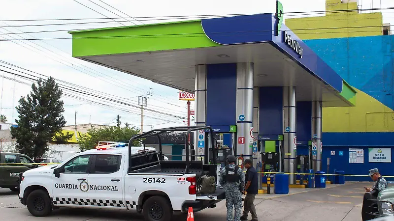Ejército realiza cateo en gasolinera de la Zona Centro de Durango capital